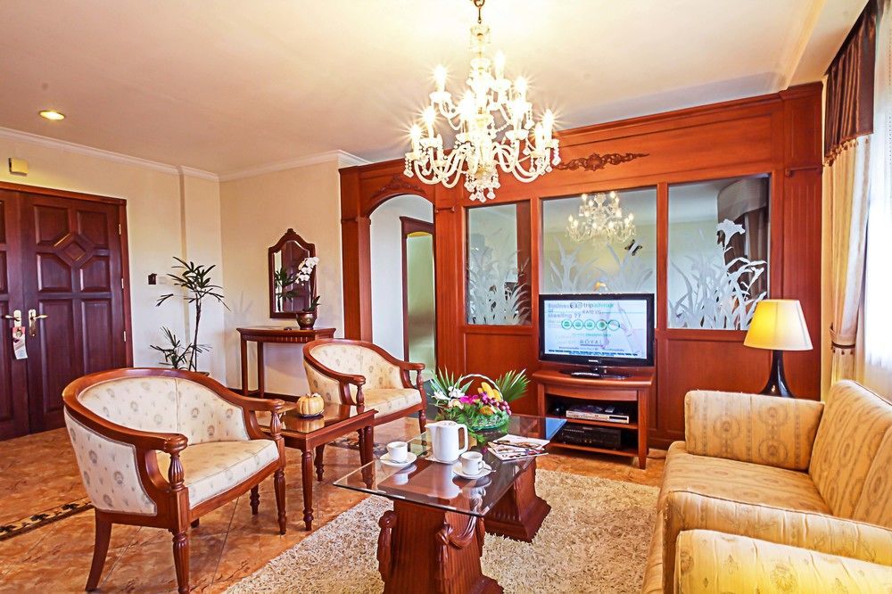 Royal Hotel And Villa Batu Batu  Eksteriør bilde
