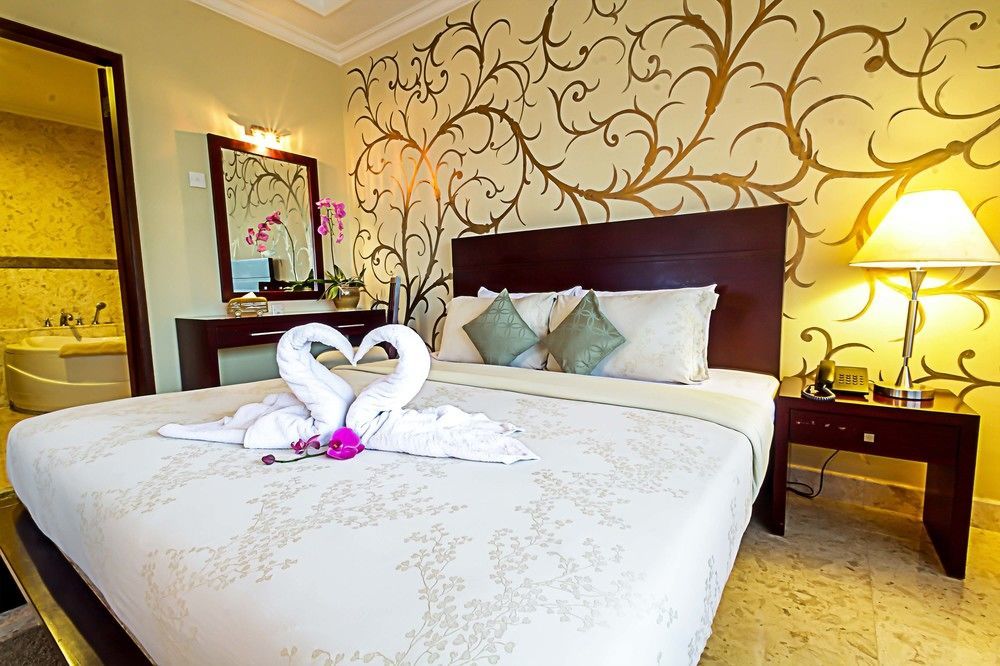 Royal Hotel And Villa Batu Batu  Eksteriør bilde
