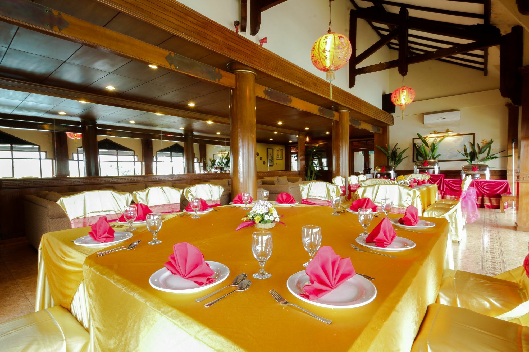 Royal Hotel And Villa Batu Batu  Eksteriør bilde